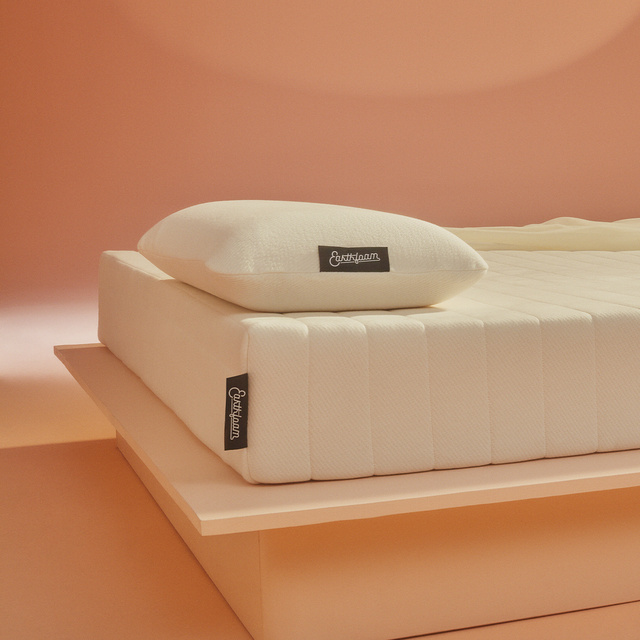 Side view of pillow and mattress